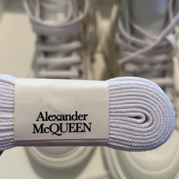 Alexander McQueen Tread Slick Eyelet High Top Sneaker - Picture 6 of 9